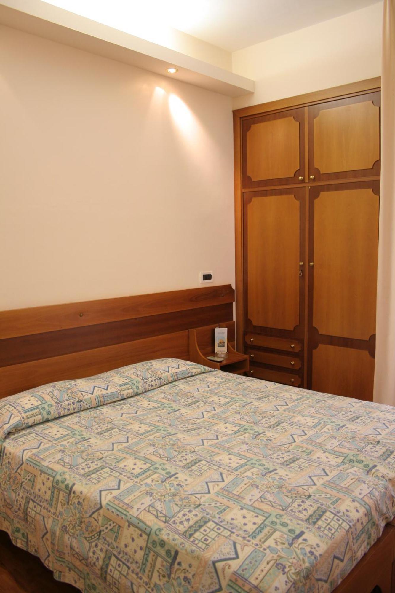 Sirena 3*